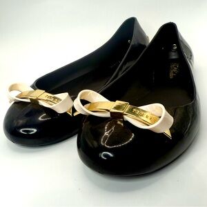 Ted Baker Women’s Black Jellys US Size 9 Flats Gold Bow Logo Slip-On Shoes
